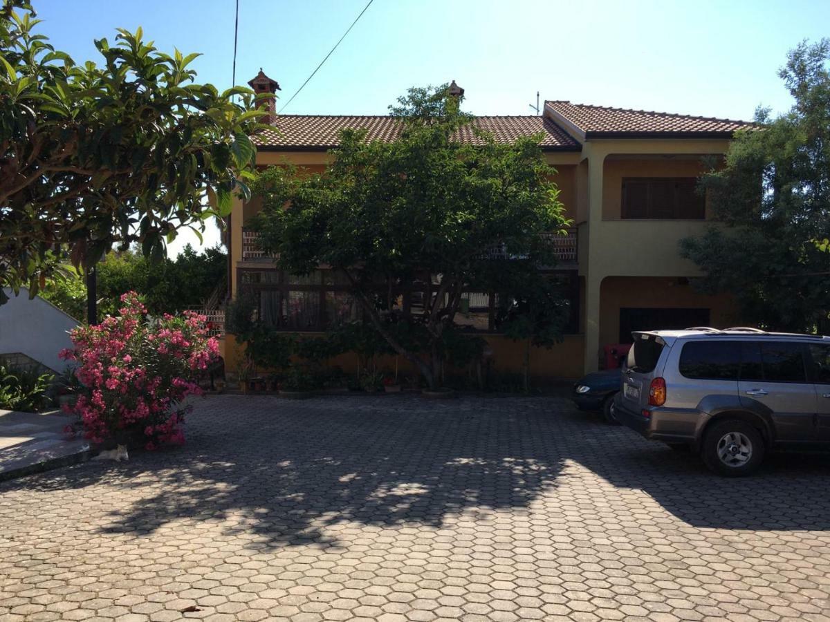 Apartment Dalmatini Tar-Vabriga Buitenkant foto